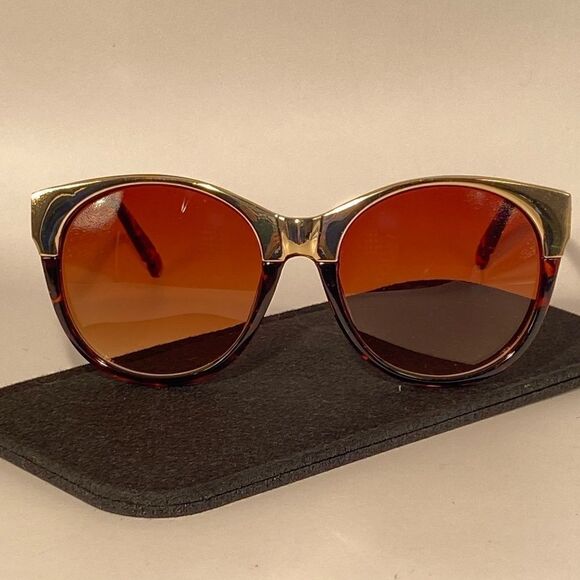 0973 Evita Round Eyebrow Sunglasses Tortoise with Gold Detail New main image 7